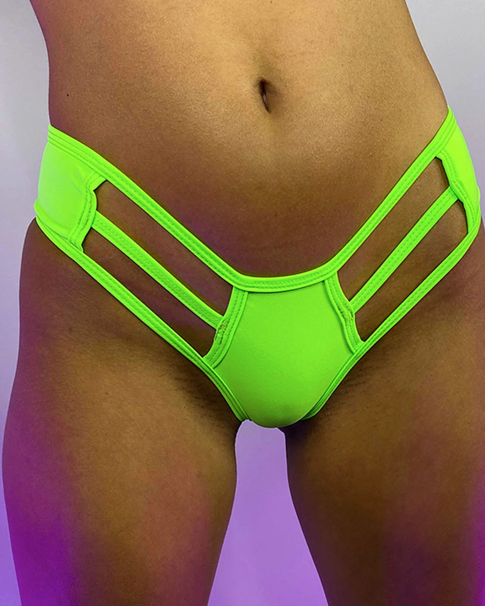 Juan Solid Cutout Scrunchy Booty Shorts 5 Juan Solid Cutout Scrunchy Booty Shorts - Image 5