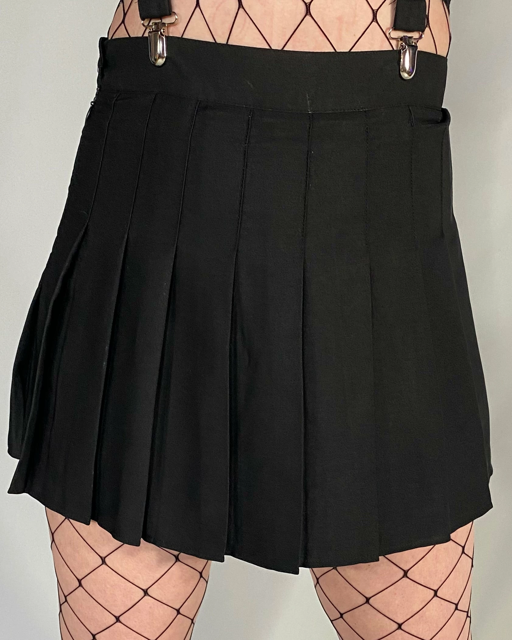 AE Basic Black Pleated Skirt 1 AE Basic Black Pleated Skirt