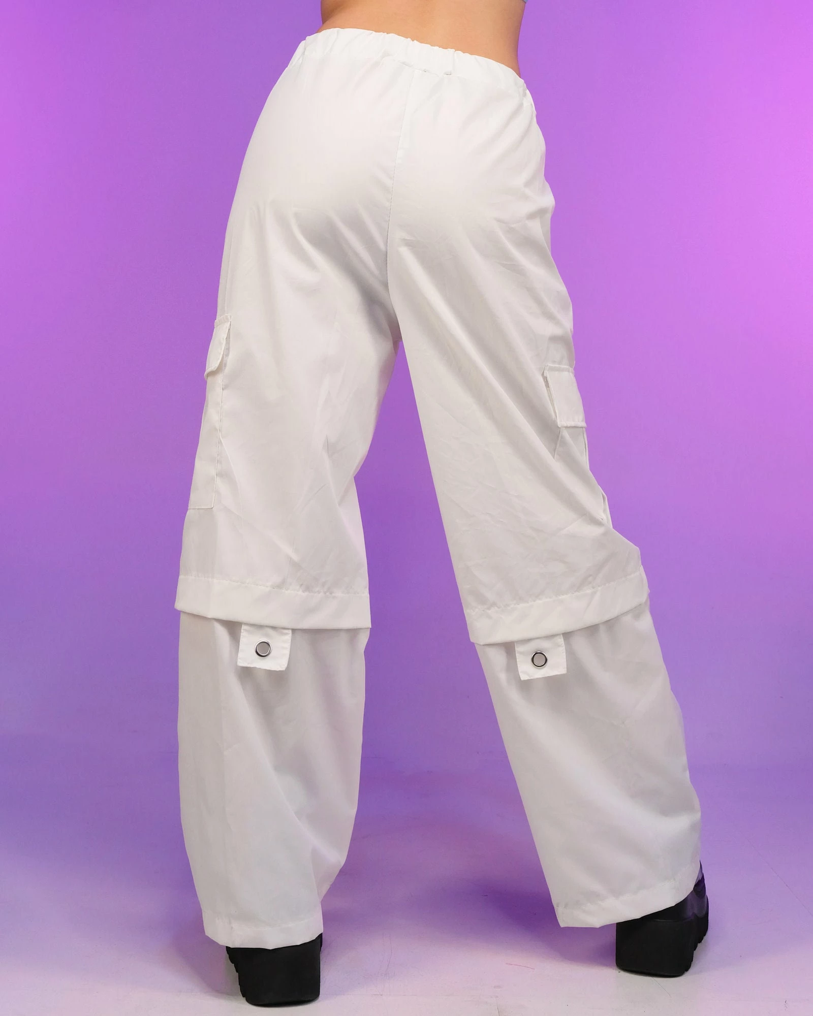 AE 90's Baby White Oversize Cargo Pants 4 AE 90's Baby White Oversize Cargo Pants - Image 2