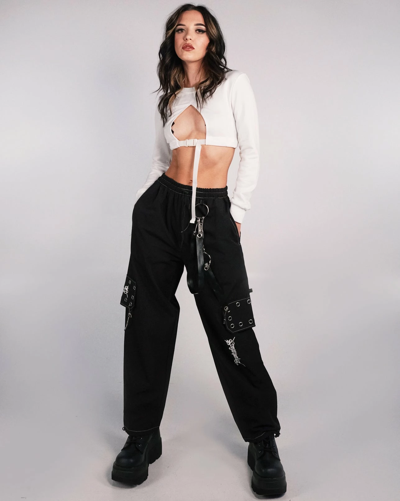 AE Buckle Keyhole Crop Top 4 AE Buckle Keyhole Crop Top - Image 4